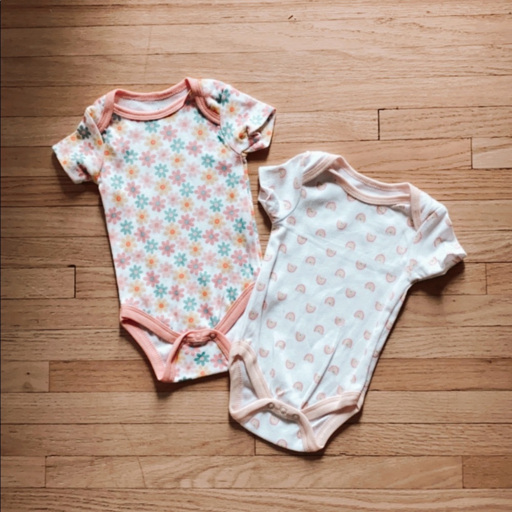 Brand new onesies *FREE WITH ANY BUNDLE* 0-3 m
